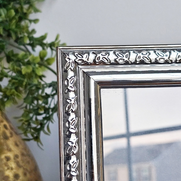 Vintage Silver Chrome Floral Metal Picture Frame Velvet Back Embossed Design - Picture 5 of 16